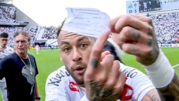 insolito error con neymar en brasil: lo sacaron por equivocacion y exploto de bronca insolito error con neymar en brasil: lo sacaron por equivocacion y exploto de bronca