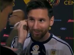 mira la cara de messi al escuchar el relato del gol que le dio el record en la seleccion mira la cara de messi al escuchar el relato del gol que le dio el record en la seleccion