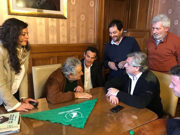Pepe Mujica con el Grupo Callao que lidera Alberto Fernández
