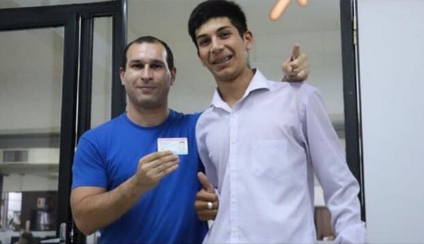 ¡Insólito! Un fanático de Transformers le puso a su hijo Optimus Prayn de nombre