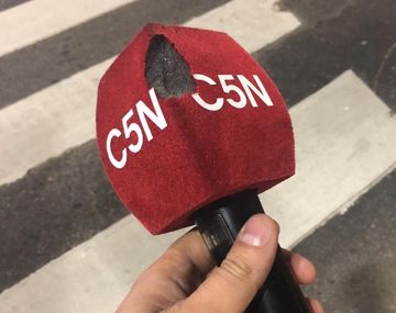 Militantes agredieron al móvil de C5N durante la marcha en apoyo a Macri