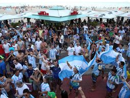 palpitando el debut: el banderazo de los argentinos en rio de janeiro palpitando el debut: el banderazo de los argentinos en rio de janeiro