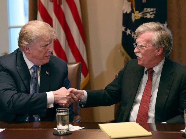 Donald Trump con John Bolton 