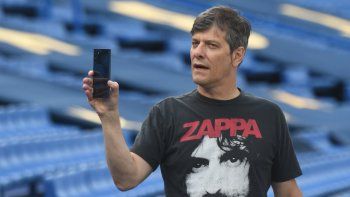 nunca seras un ex jugador mario pergolini despidio a carlos tevez, ¿con una chicana para el consejo de futbol? nunca seras un ex jugador mario pergolini despidio a carlos tevez, ¿con una chicana para el consejo de futbol?