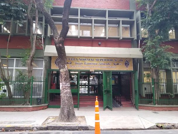 Escuela Pública Normal 10 J. B. Alberdi, en Belgrano Escuela Pública Normal 10 J. B. Alberdi, en Belgrano