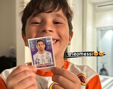 A Mateo Messi le tocó la figurita de Lionel y explotó de alegría