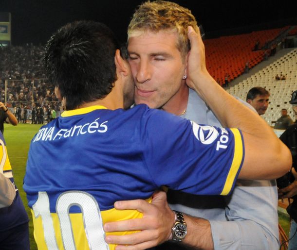 Riquelme elogió a Palermo para defender a sus compañeros