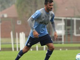 El capitán aún no renovó su contrato con el club (foto: sitio oficial Vélez)