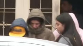 Trasladaron a la fiscalía a tres mujeres que estaban en la casa del único detenido por la desaparición de Agostina en Córdoba. Trasladaron a la fiscalía a tres mujeres que estaban en la casa del único detenido por la desaparición de Agostina en Córdoba.
