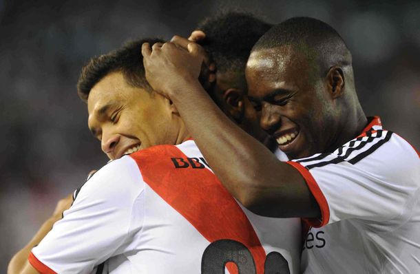 River reaccionó, le ganó a Atlético Rafaela y vuelve a meterse en la pelea