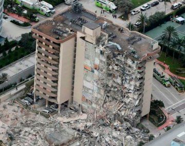 Derrumbe en Miami: suspendieron el operativo de rescate por preocupaciones estructurales