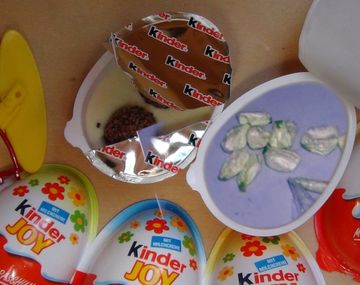 El joven llevaba la droga escondida en el huevo Kinder