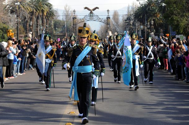 Macri cerró la celebración del Bicentenario con el desfile militar