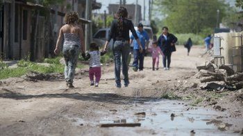 Cuánto necesitó una familia tipo en mayo para superar el umbral de pobreza