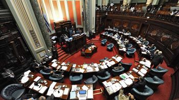 La Comisión de Preuspuesto y Hacienda aprobó una reasignación de 25 millones de dólares para el presupuesto uruguayo. La Comisión de Preuspuesto y Hacienda aprobó una reasignación de 25 millones de dólares para el presupuesto uruguayo.