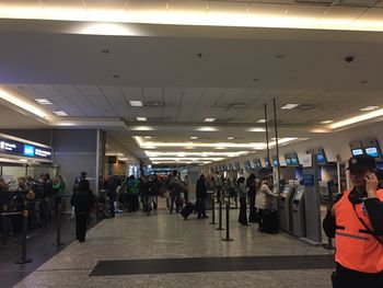 Controladores dejan sin vuelos a Aeroparque y a Ezeiza, reducido