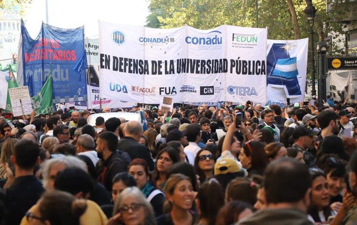 Ignacio Petunchi, Ámbito.