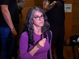 el cruce entre el fiscal raul garzon y un periodista: no sea cinico, es una payasada lo que hace el cruce entre el fiscal raul garzon y un periodista: no sea cinico, es una payasada lo que hace