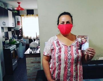 Gabriela perdió a su esposo por cornavirus y no lo pudo despedir. Foto: Mauro Fulco