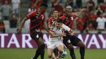 Cómo ver en vivo Estudiantes de La Plata vs Athletico Paranaense por la Copa Libertadores. Cómo ver en vivo Estudiantes de La Plata vs Athletico Paranaense por la Copa Libertadores.