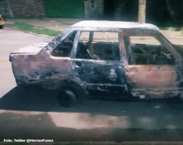 Apareció un auto quemado: investigan si se usó en el crimen del playero