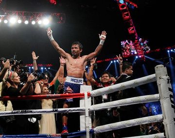 Manny Pacquiao liquidó a Algieri y pidió pelear con Mayweather