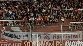 estallaron los hinchas de independiente: jugadores sin sangre, horribles estallaron los hinchas de independiente: jugadores sin sangre, horribles