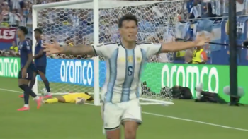 un grito de corazon: el bombazo de lisandro martinez en el alargue para el 2-1 de la argentina un grito de corazon: el bombazo de lisandro martinez en el alargue para el 2-1 de la argentina