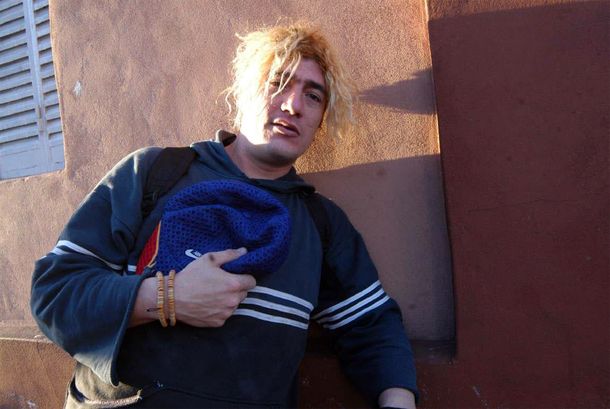 Después de tirarse de una escalera, piden la internación de Pity Álvarez