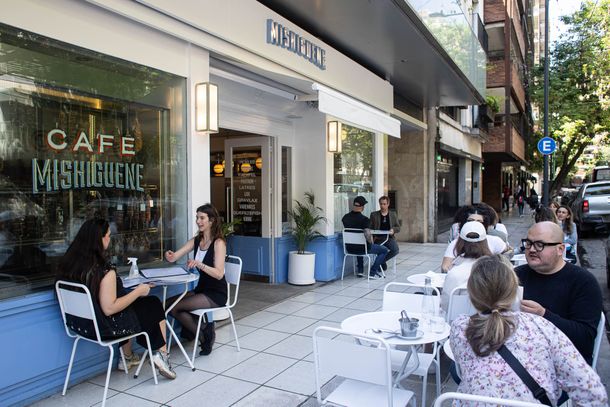 Un café en Palermo que celebra las raíces judías con espíritu contemporáneo