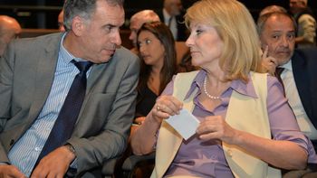 Yamandú Orsi no descartó una fórmula conjunta con Carolina Cosse tras la interna del FA. Yamandú Orsi no descartó una fórmula conjunta con Carolina Cosse tras la interna del FA.