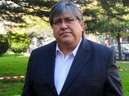 el chino navarro tambien se despega de boudou: yo hubiera pedido licencia el chino navarro tambien se despega de boudou: yo hubiera pedido licencia