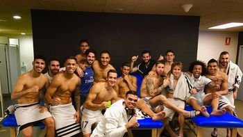 La curiosa pose de CR7 La curiosa pose de CR7