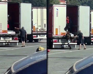 Indignación en Italia: bajó a un grupo de mujeres a latigazos de un camión