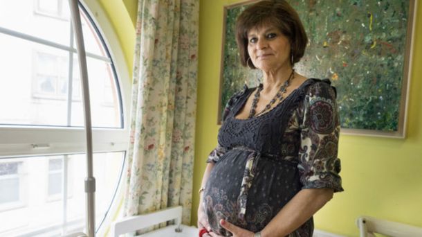 Una española fue mamá por tercera vez a los 62 años.