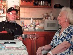 Emotivo encuentro de Estela de Carlotto con León Gieco: interpretó su emblemática canción La Memoria