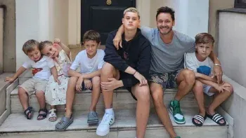 Benjamín Vicuña junto a sus hijos: Amancio, Magnolia, Benicio, Bautista y Beltrán. Benjamín Vicuña junto a sus hijos: Amancio, Magnolia, Benicio, Bautista y Beltrán.