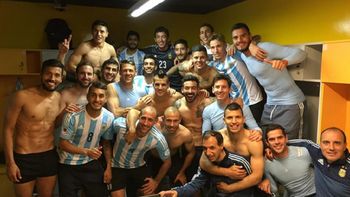 vamos argentina, la foto del festejo en el vestuario vamos argentina, la foto del festejo en el vestuario
