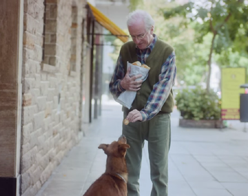 El hombre y el perro