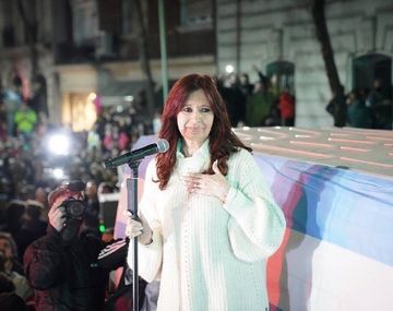 Cristina agradeció el apoyo de militantes y repudió la represión