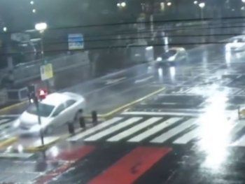 Video: un conductor alcoholizado chocó contra el Metrobus de Flores