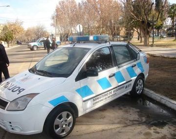 Un ex policía se atrincherado con su familia como rehén