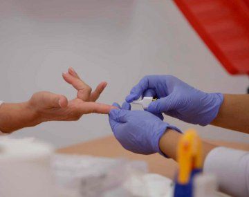 La Provincia prohibió la venta en farmacias de pruebas rápidas para detectar el coronavirus