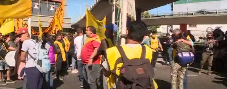El MIJD de Castells levantó protesta y quedó liberado Puente Pueyrredón hacia la Ciudad