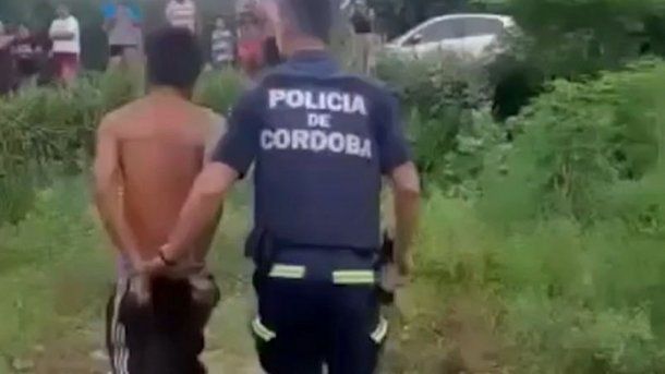 Córdoba: vecinos atraparon a un ladrón y lo retuvieron hasta que llegó la Policía