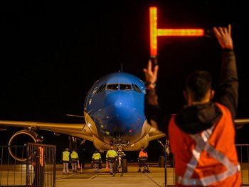 Llegó a Moscú el vuelo de Aerolíneas Argentinas que traerá más Sputnik V