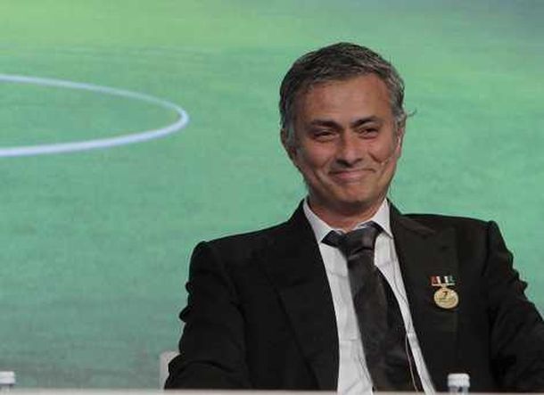 El polémico José Mourinho explotó y disparó contra todos