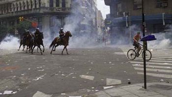 juzgaran a ex policias y a ex funcionarios por la represion y muertes del 20 de diciembre de 2001 juzgaran a ex policias y a ex funcionarios por la represion y muertes del 20 de diciembre de 2001