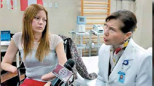 Conmoción en Perú: llegó al hospital para tratarse cálculos renales y le amputaron las manos y pies