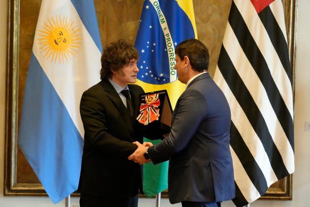 Javier Milei fue condecorado en Brasil